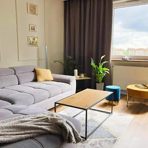 Gold - Podziemny Garaz Blisko Stadionu I Lotniska - Wygoda, Styl I Komfort Apartament
